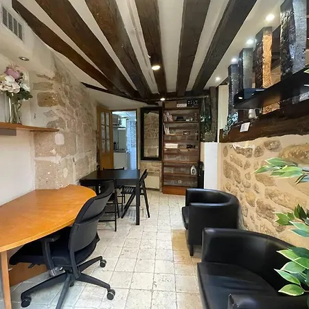 Amelie - Authentic 2br Saint-andre Des Arts Historic Courtyard 巴黎