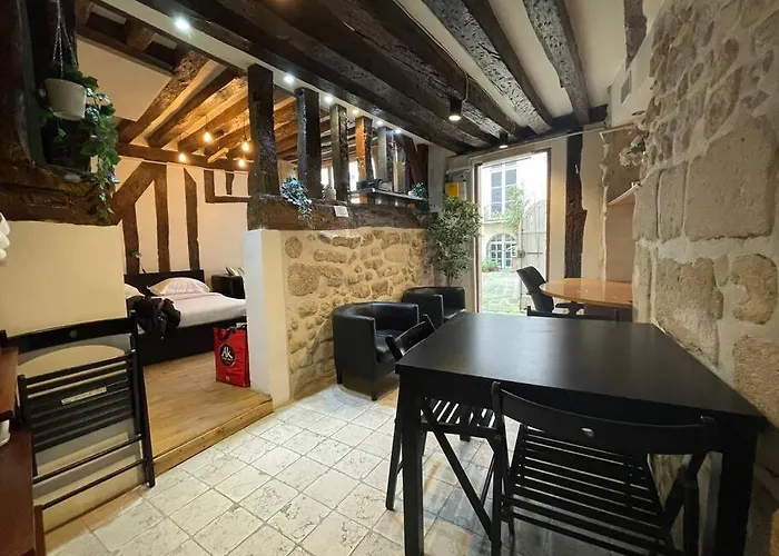 Amelie - Authentic 2br Saint-andre Des Arts Historic Courtyard Apartamento *