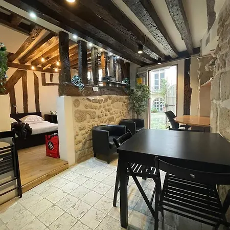 Amelie - Authentic 2br Saint-andre Des Arts Historic Courtyard Apartman *